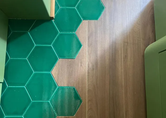 アパート Alvanture Luxury Campervan The Mother ティラナ